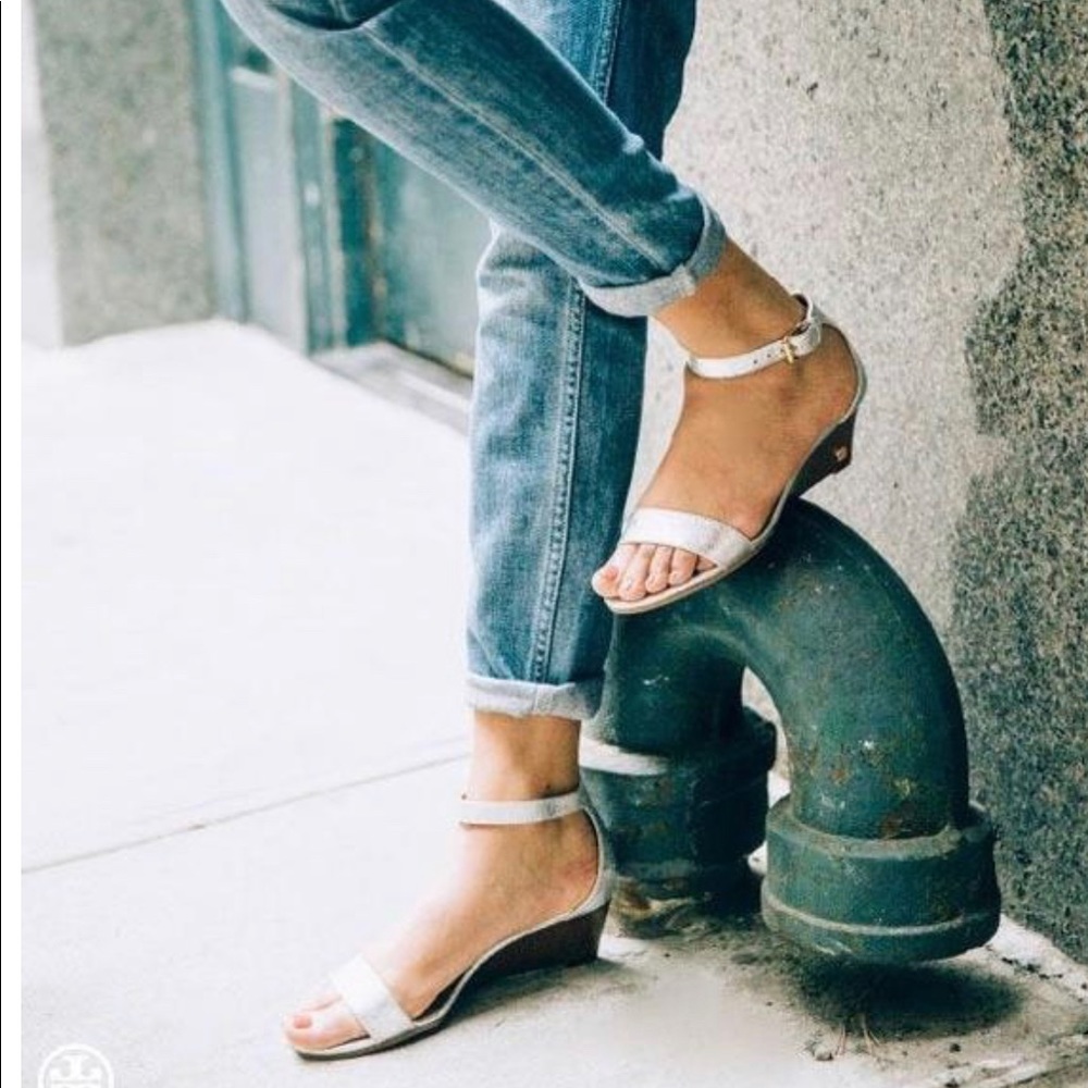 Tory Burch Savannah Sandals NWOT